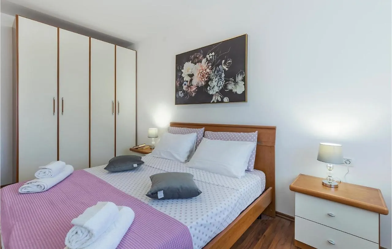 Awesome Apartment In Pula With Wifi